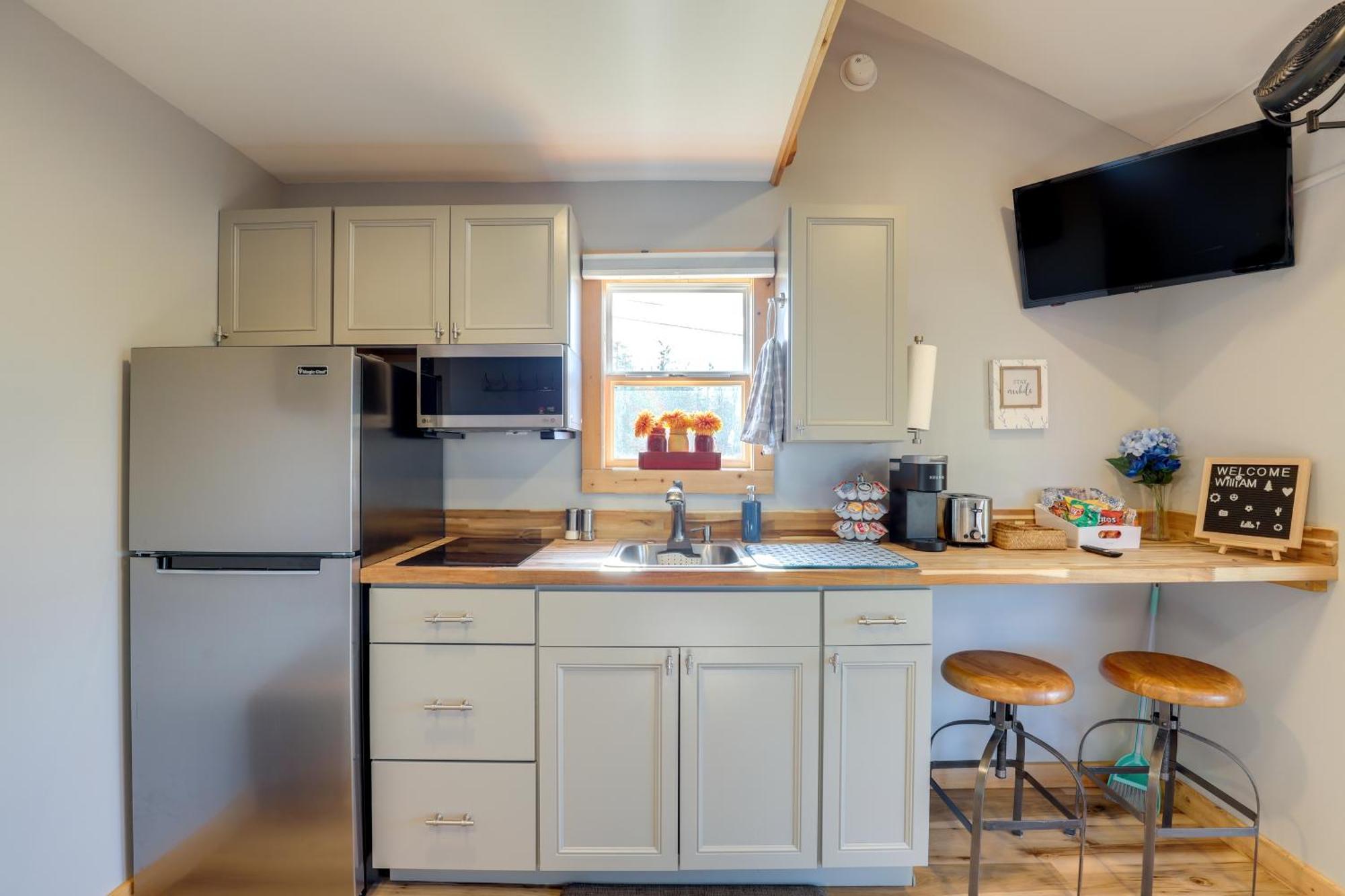 Marshall Studio With Loft, Hot Tub And Views! Bagian luar foto