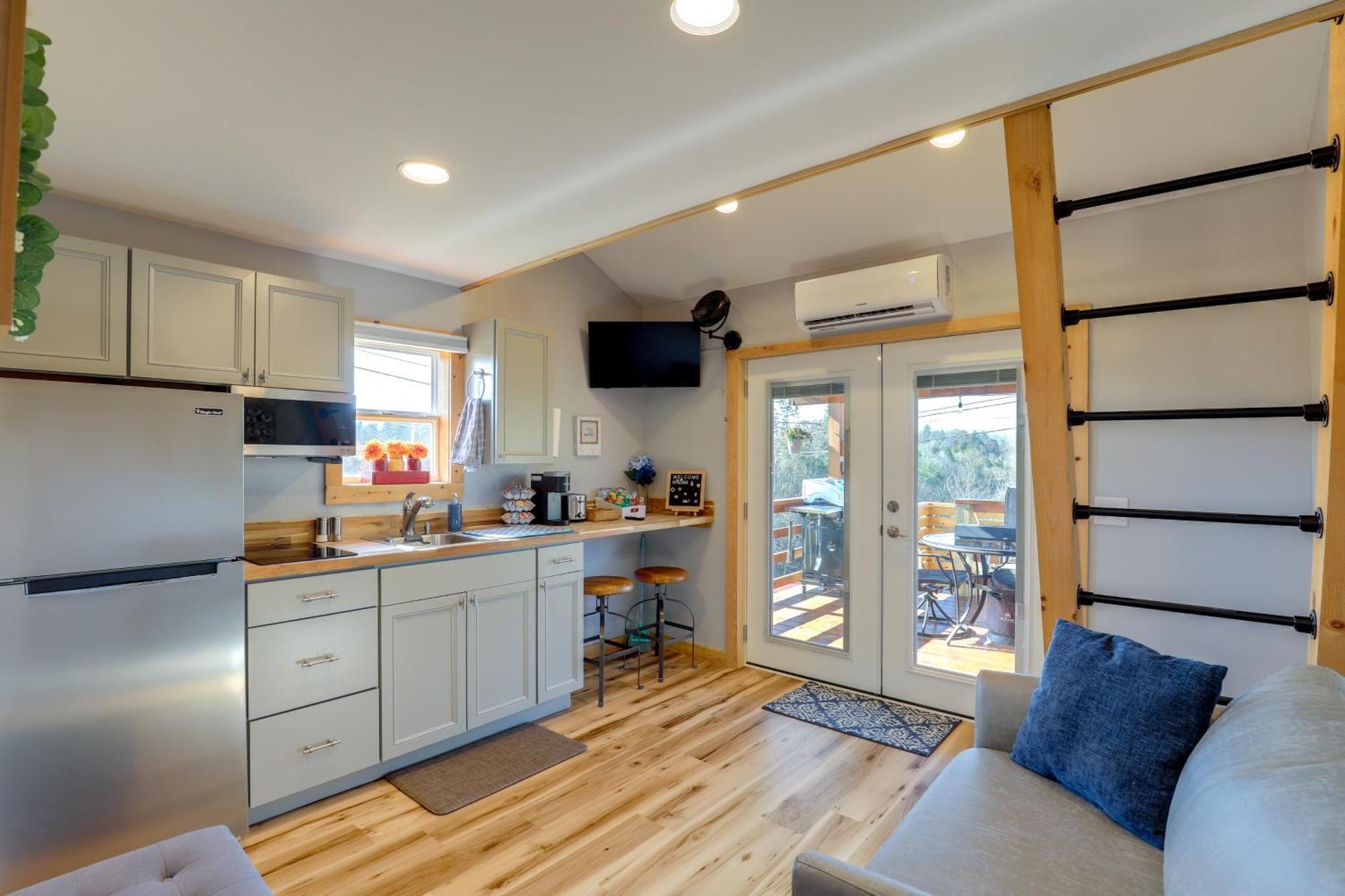 Marshall Studio With Loft, Hot Tub And Views! Bagian luar foto