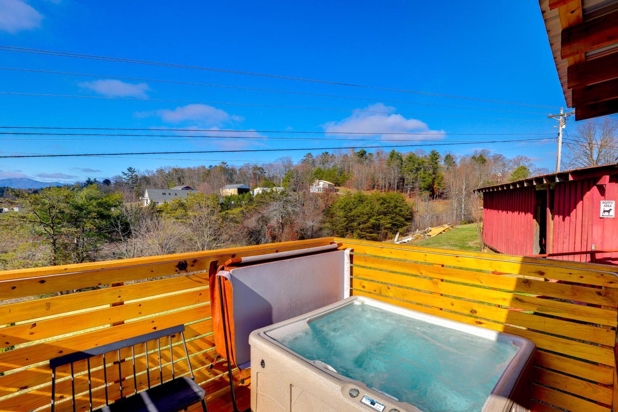 Marshall Studio With Loft, Hot Tub And Views! Bagian luar foto